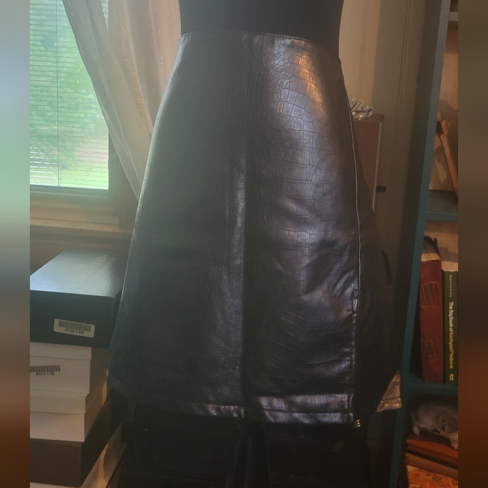 Faux leather plus size 18 mini skirt with slit